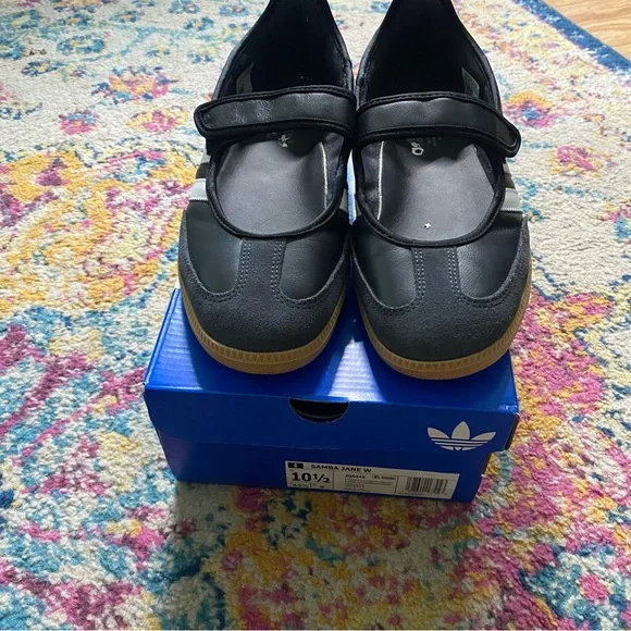 adidas Women’s Samba Jane Shoes - Picture 2 of 6